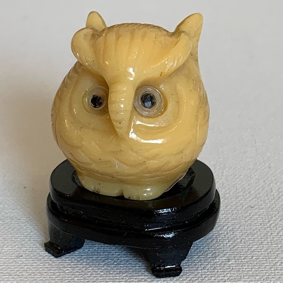 Vintage Yellow Jasper Owl Carving with Wood Stand Chubby Bird Mini Statue 1.4" - Picture 10 of 13